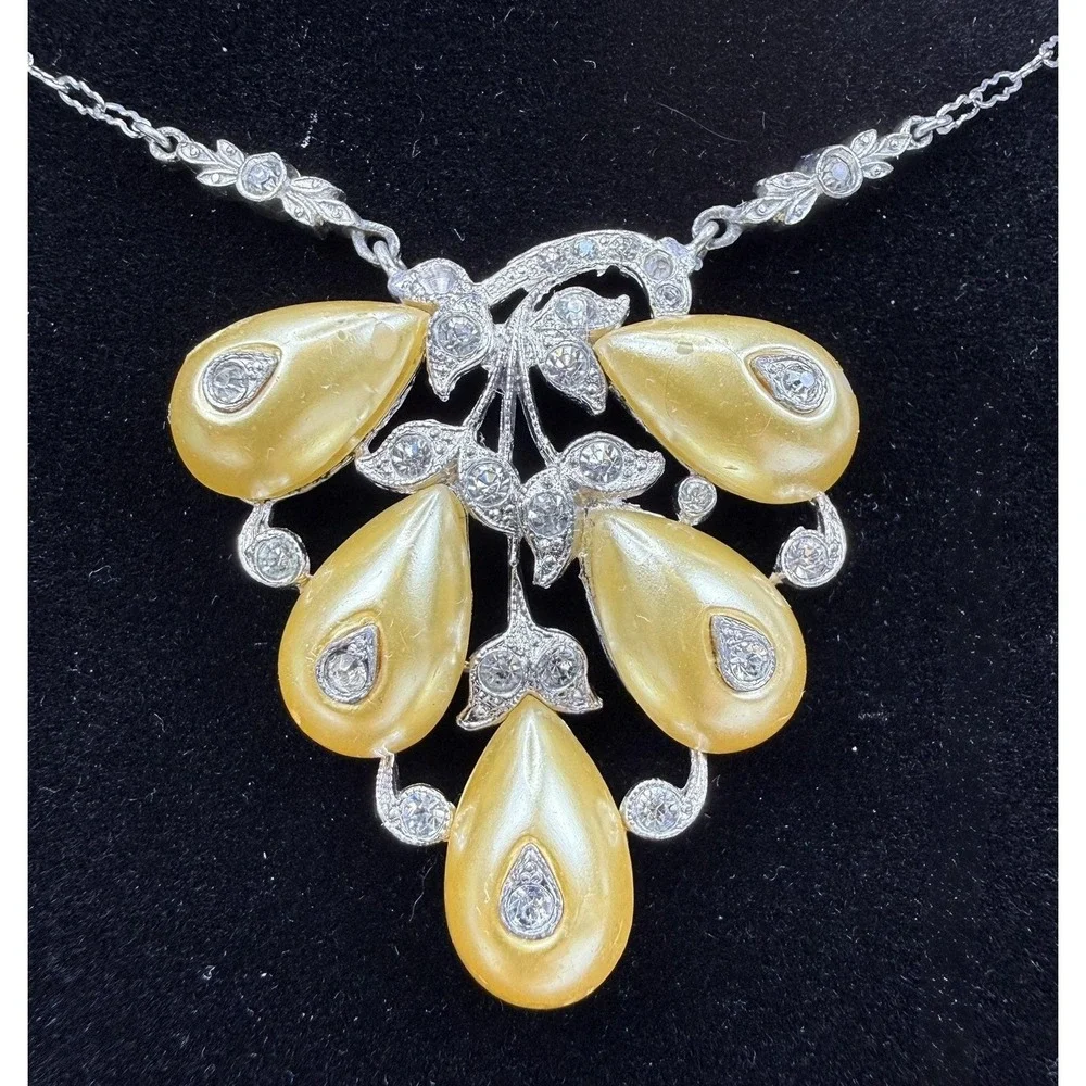 1930'S Crown Trifari rhodium necklace faux pearl floral pendant SIGNED read !